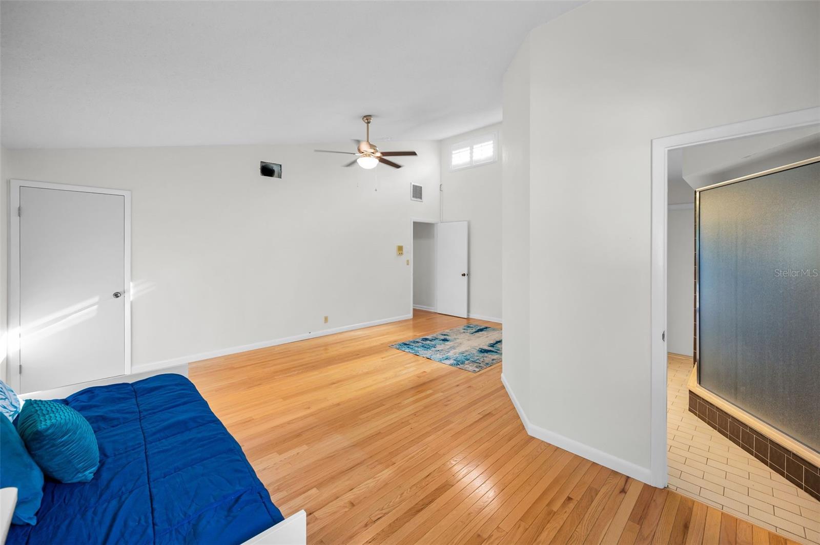Image 48 of 67 For 833 Lakeside Terrace