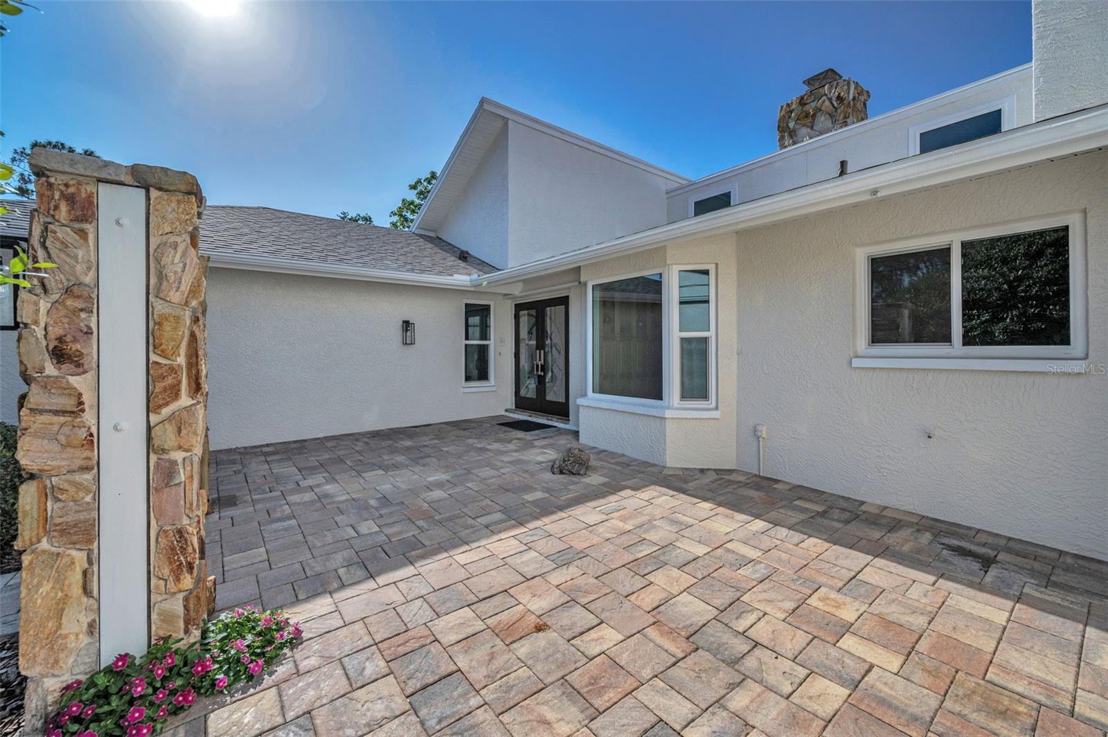 Image 7 of 67 For 833 Lakeside Terrace