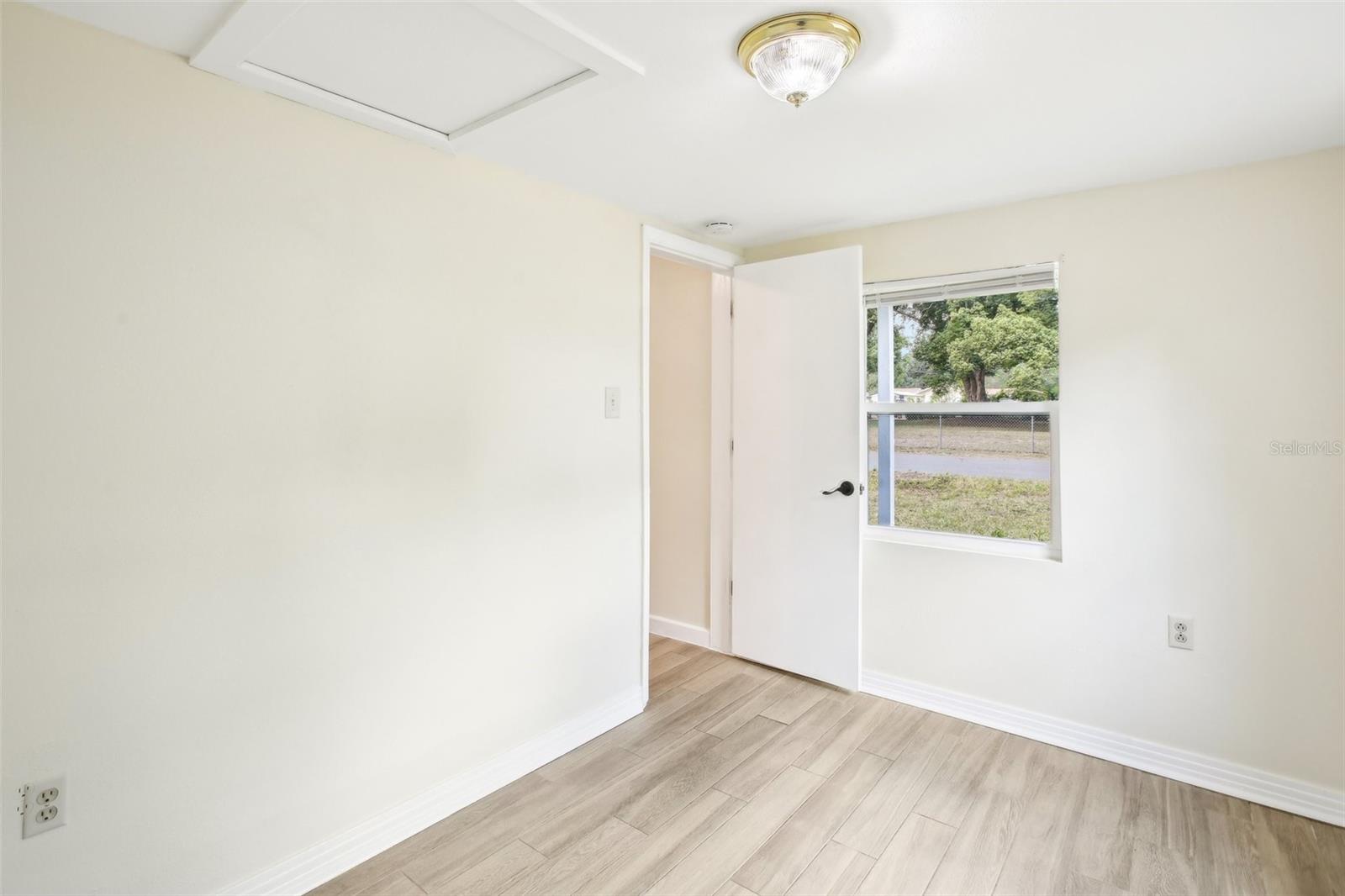 Image 11 of 34 For 2604 Oakdale Street