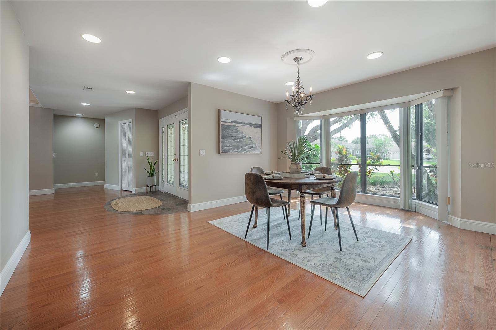 Listing photo id 8 for 13906 Captains Reef Court