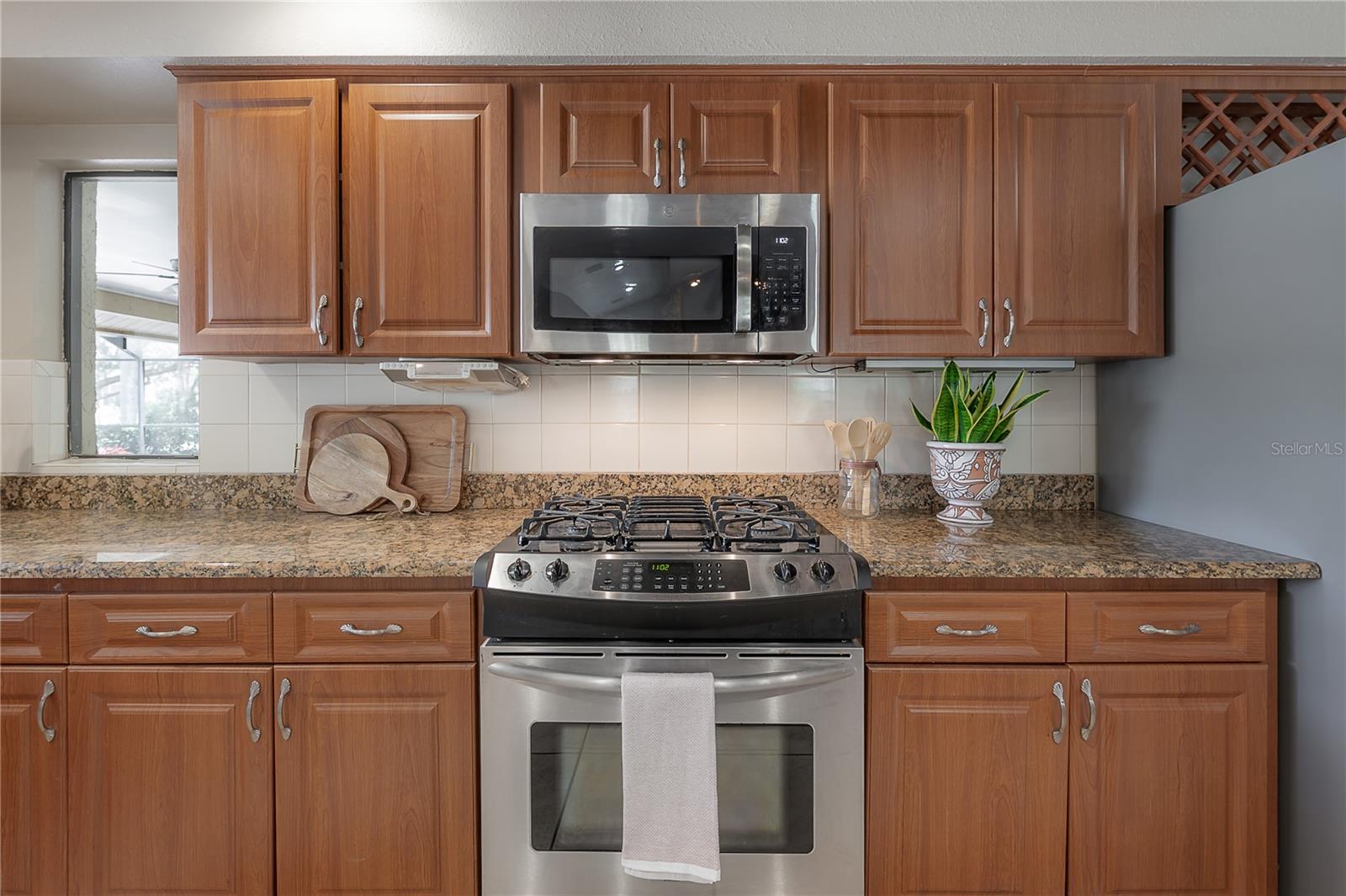 Listing photo id 15 for 13906 Captains Reef Court