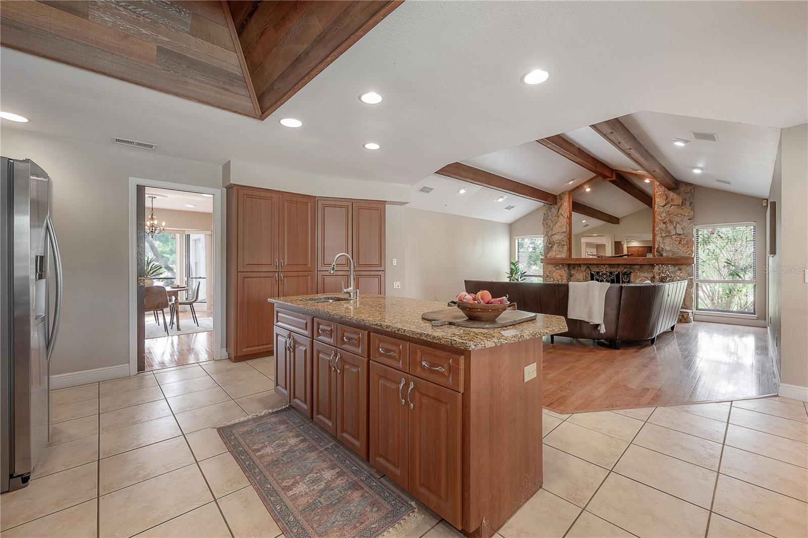 Listing photo id 17 for 13906 Captains Reef Court