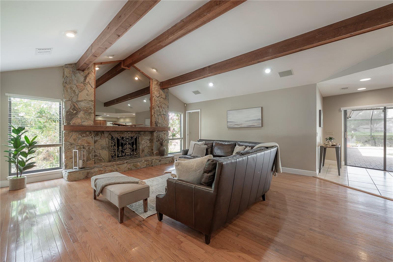 Listing photo id 18 for 13906 Captains Reef Court