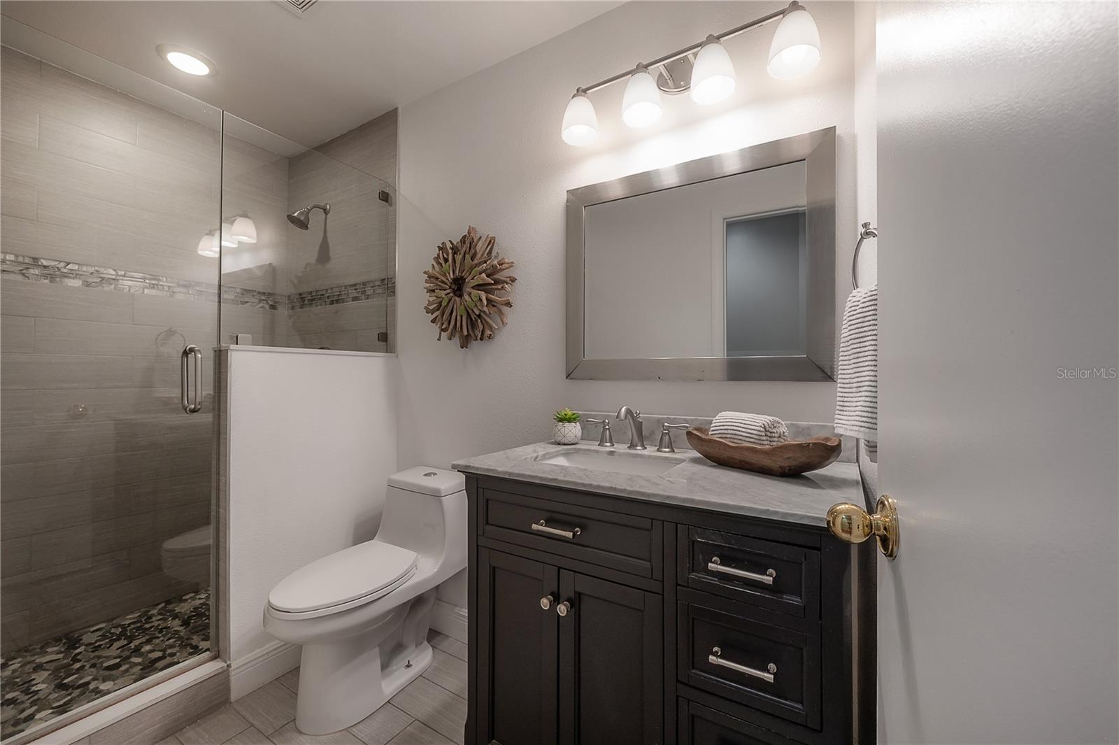 Listing photo id 32 for 13906 Captains Reef Court
