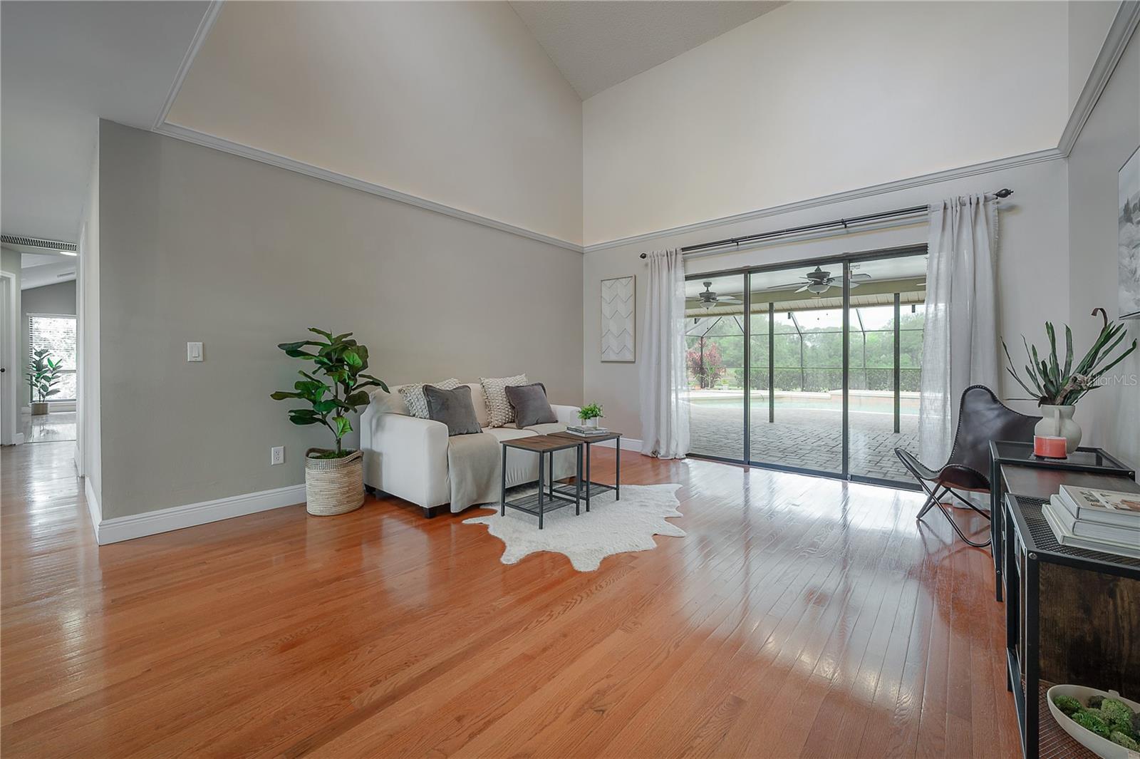 Listing photo id 3 for 13906 Captains Reef Court