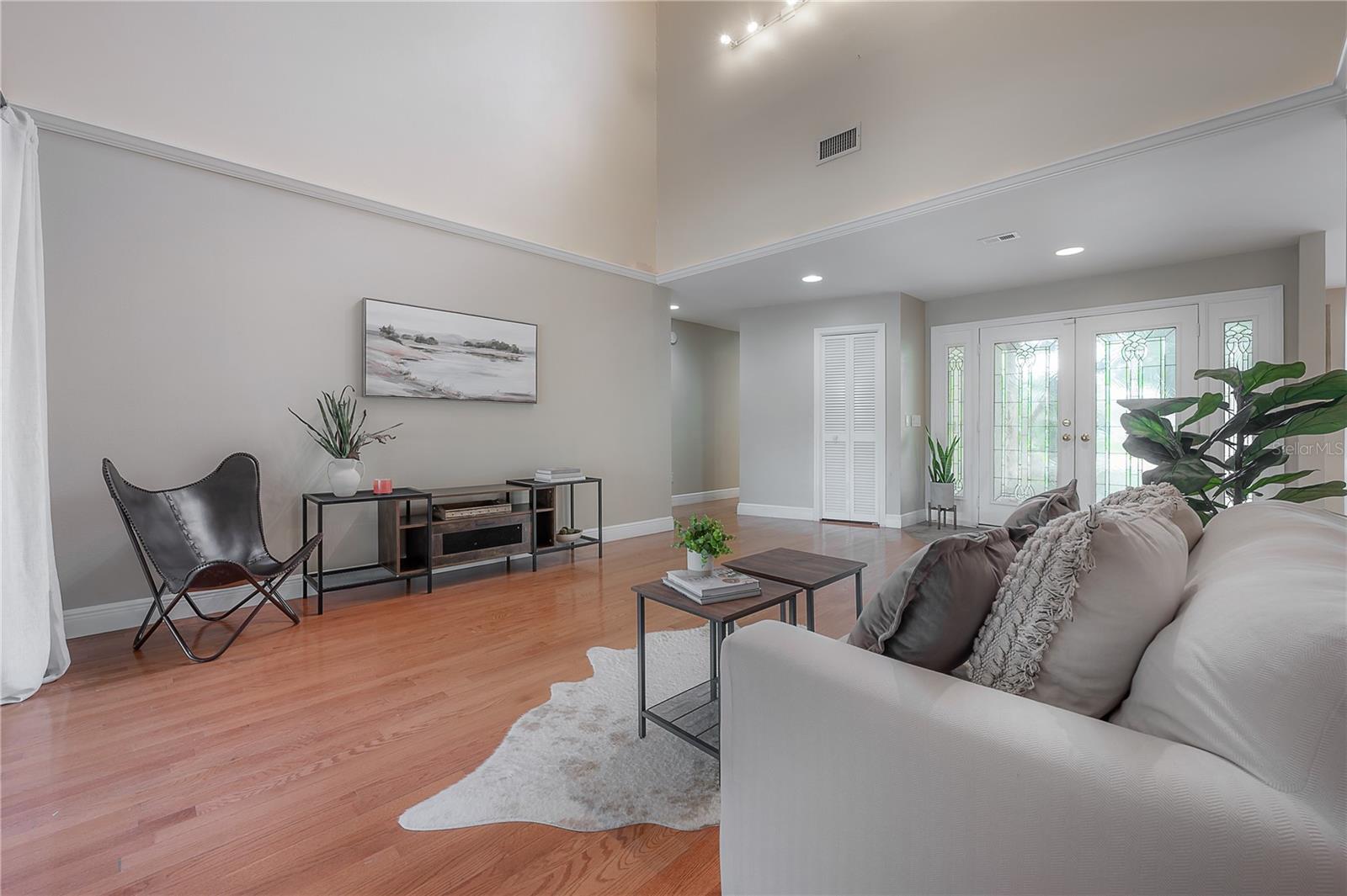 Listing photo id 4 for 13906 Captains Reef Court