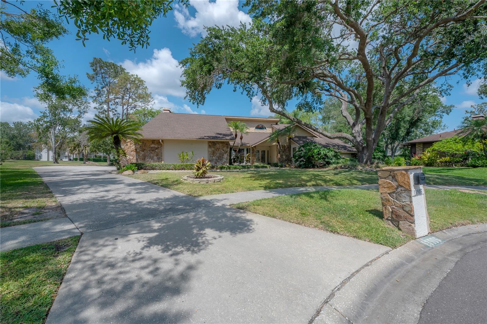 Listing photo id 60 for 13906 Captains Reef Court