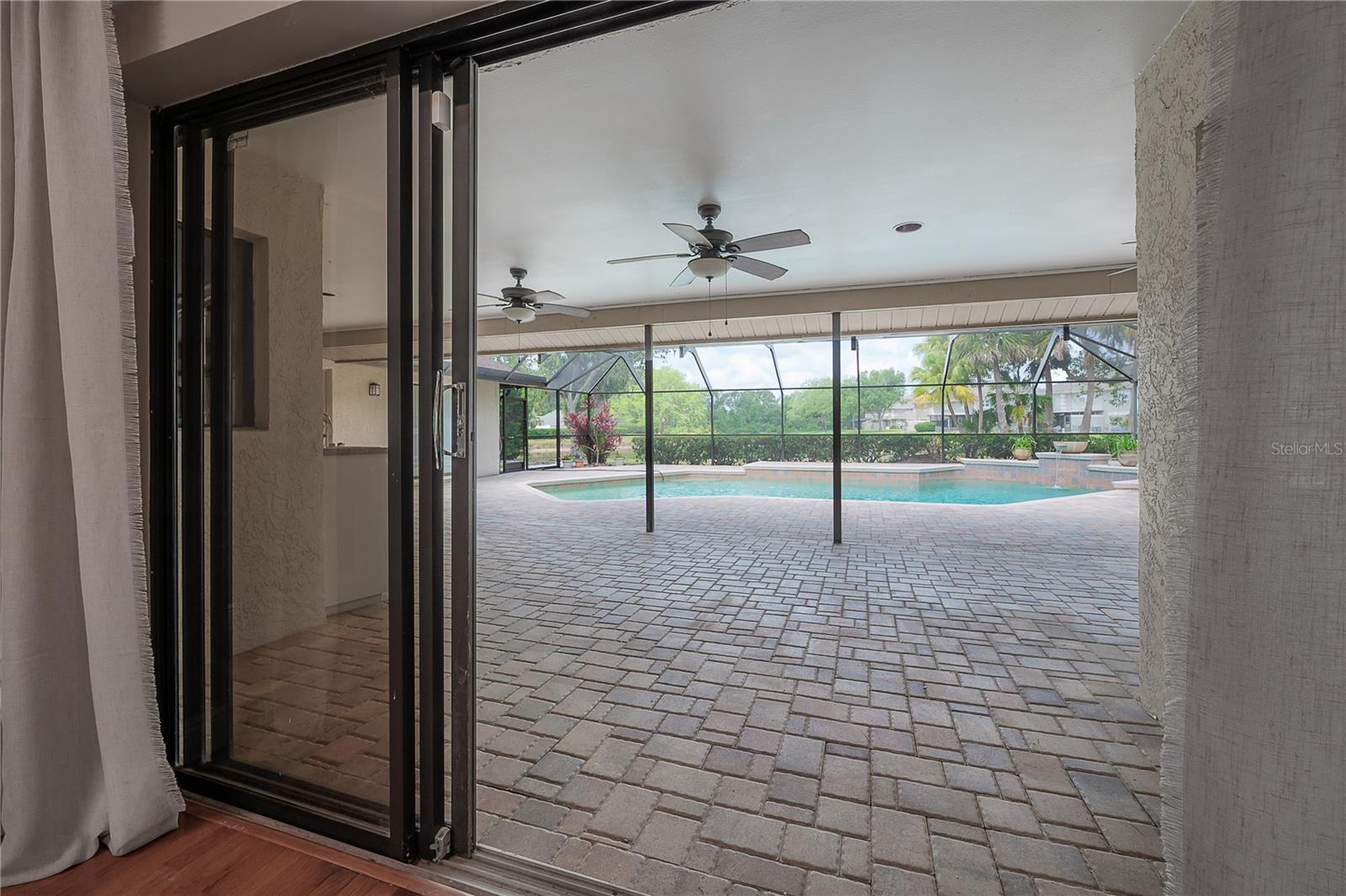 Listing photo id 5 for 13906 Captains Reef Court