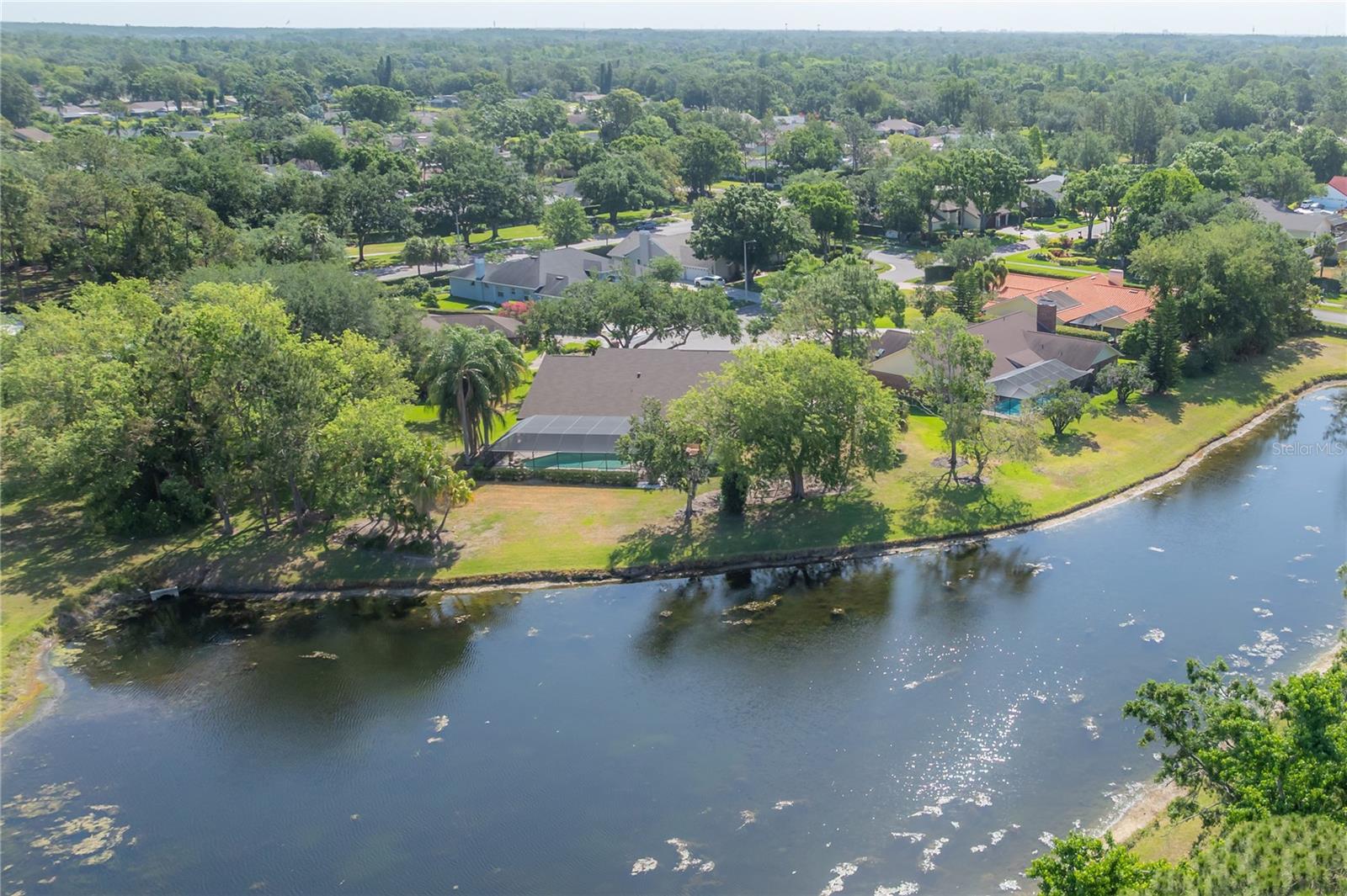 Listing photo id 77 for 13906 Captains Reef Court