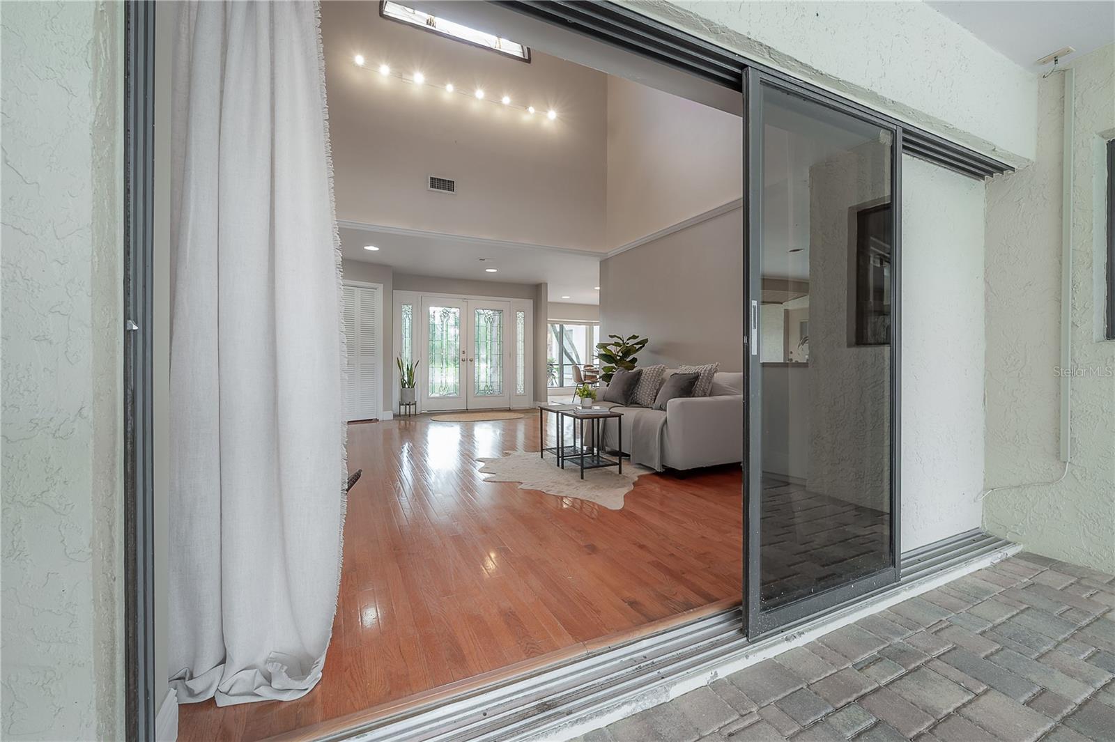 Listing photo id 6 for 13906 Captains Reef Court