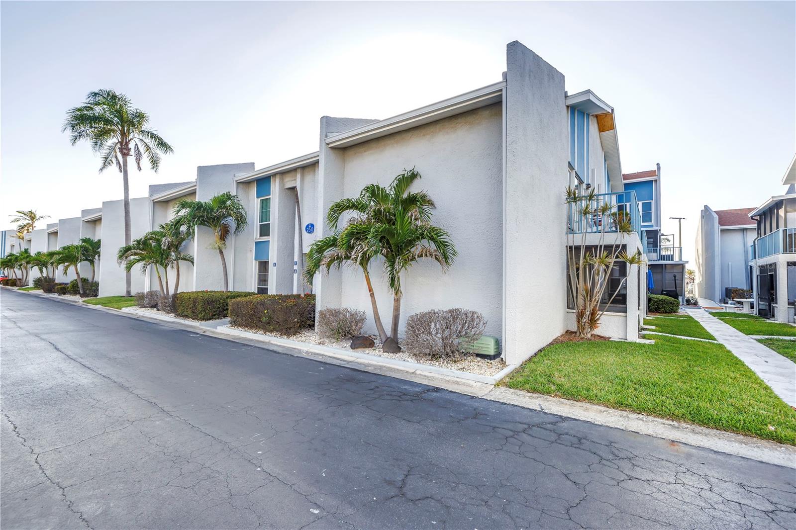 Image 34 of 55 For 250 Medallion Boulevard H