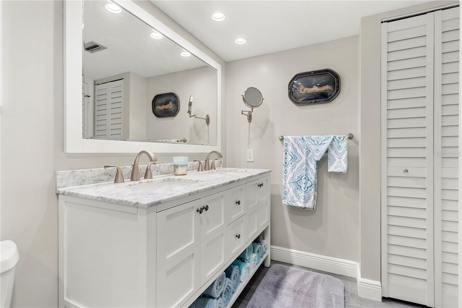 Image 12 of 24 For 4900 Brittany Drive S 811