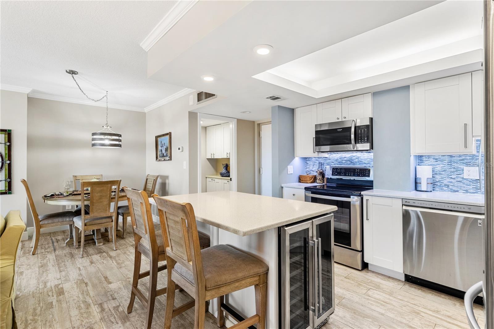 Image 3 of 24 For 4900 Brittany Drive S 811