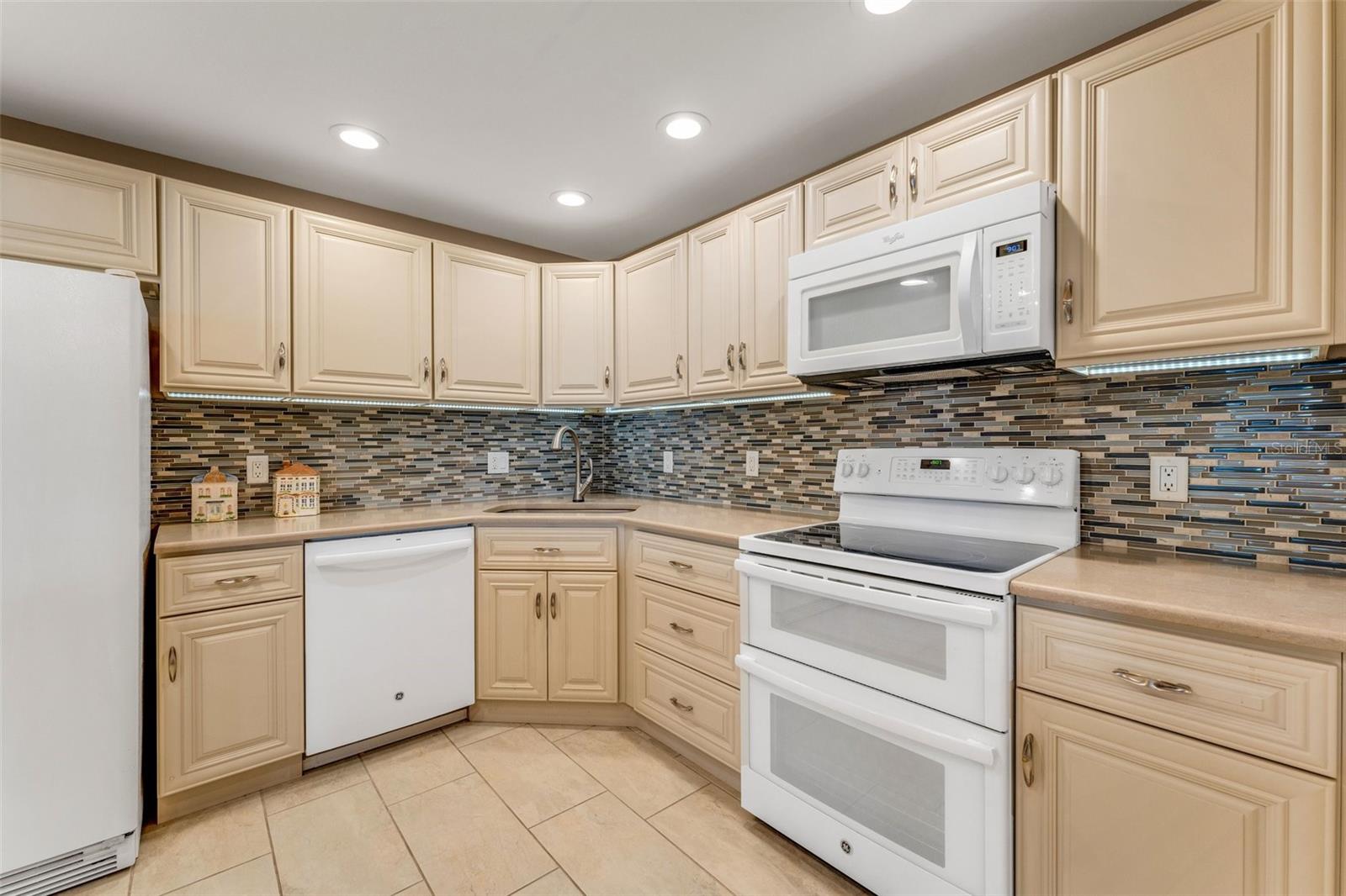 Image 10 of 41 For 120 Cedarwood Circle 120