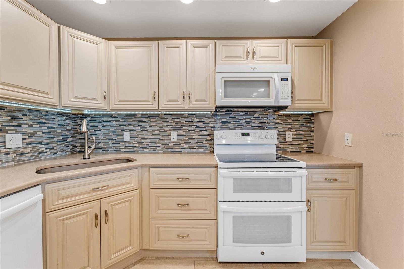 Image 12 of 41 For 120 Cedarwood Circle 120