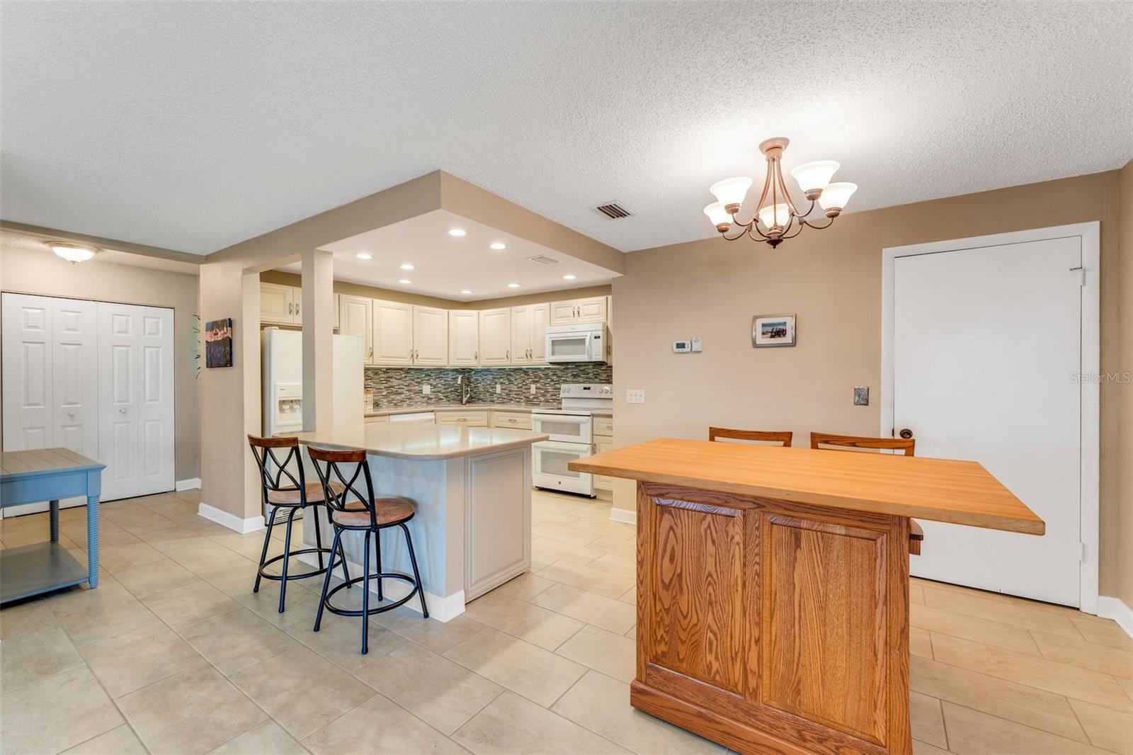 Image 8 of 41 For 120 Cedarwood Circle 120