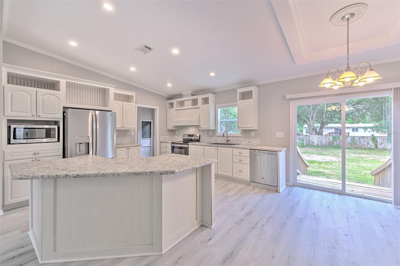 Image 10 of 42 For 6633 Applewood Drive