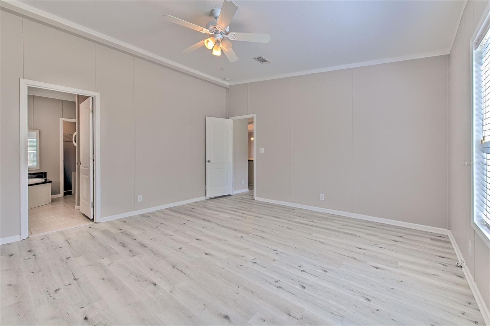 Image 18 of 42 For 6633 Applewood Drive