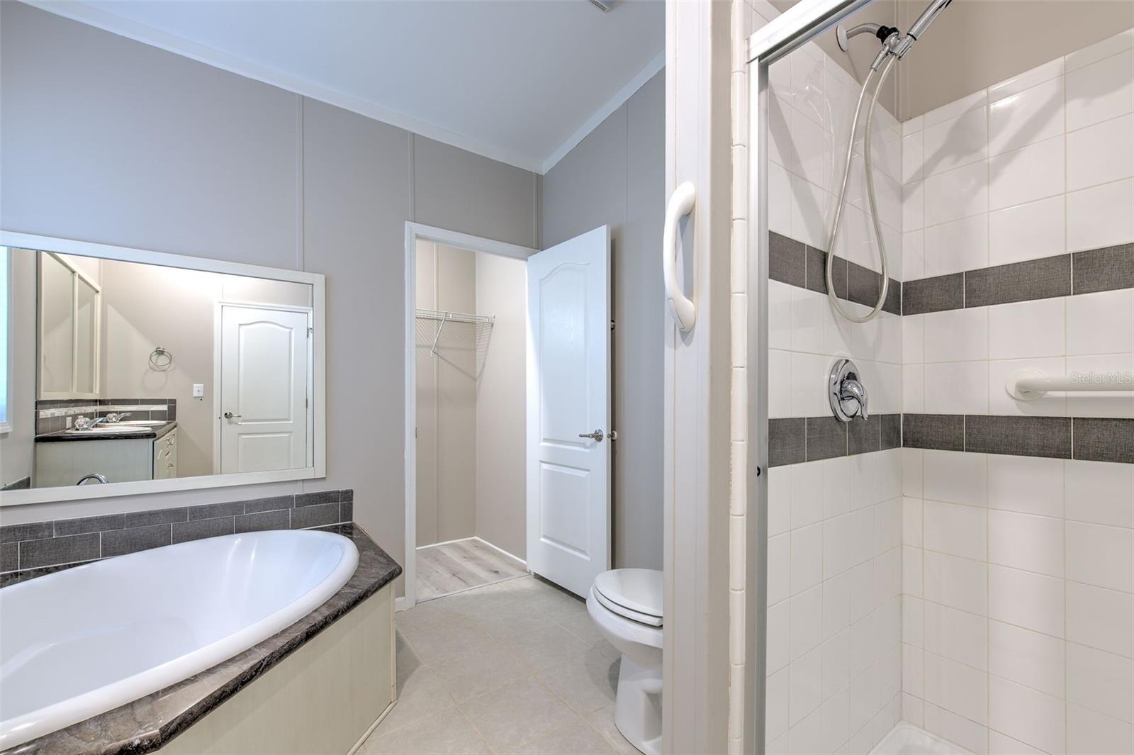 Image 21 of 42 For 6633 Applewood Drive