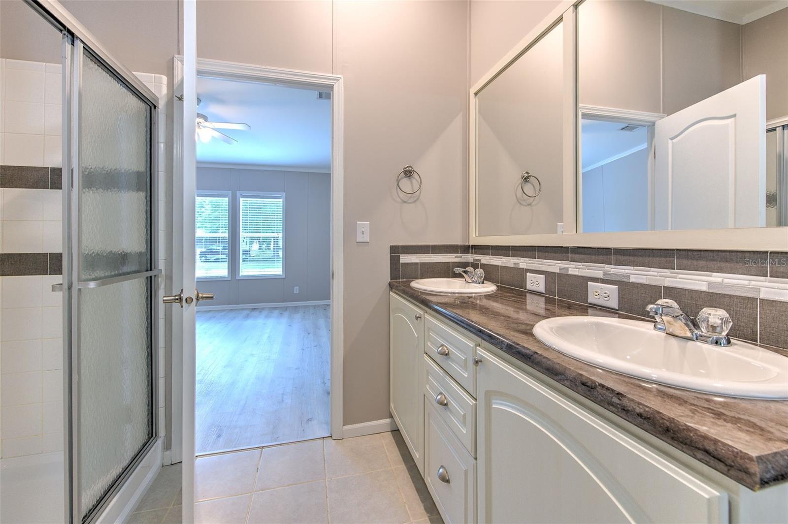 Image 22 of 42 For 6633 Applewood Drive