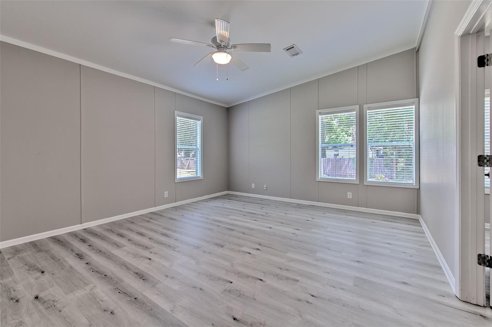 Image 30 of 42 For 6633 Applewood Drive