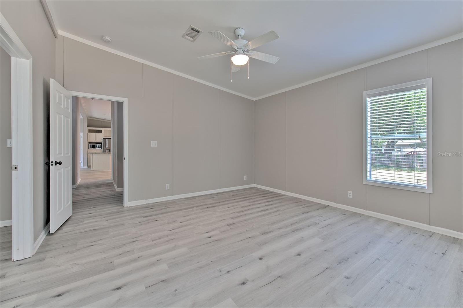 Image 32 of 42 For 6633 Applewood Drive