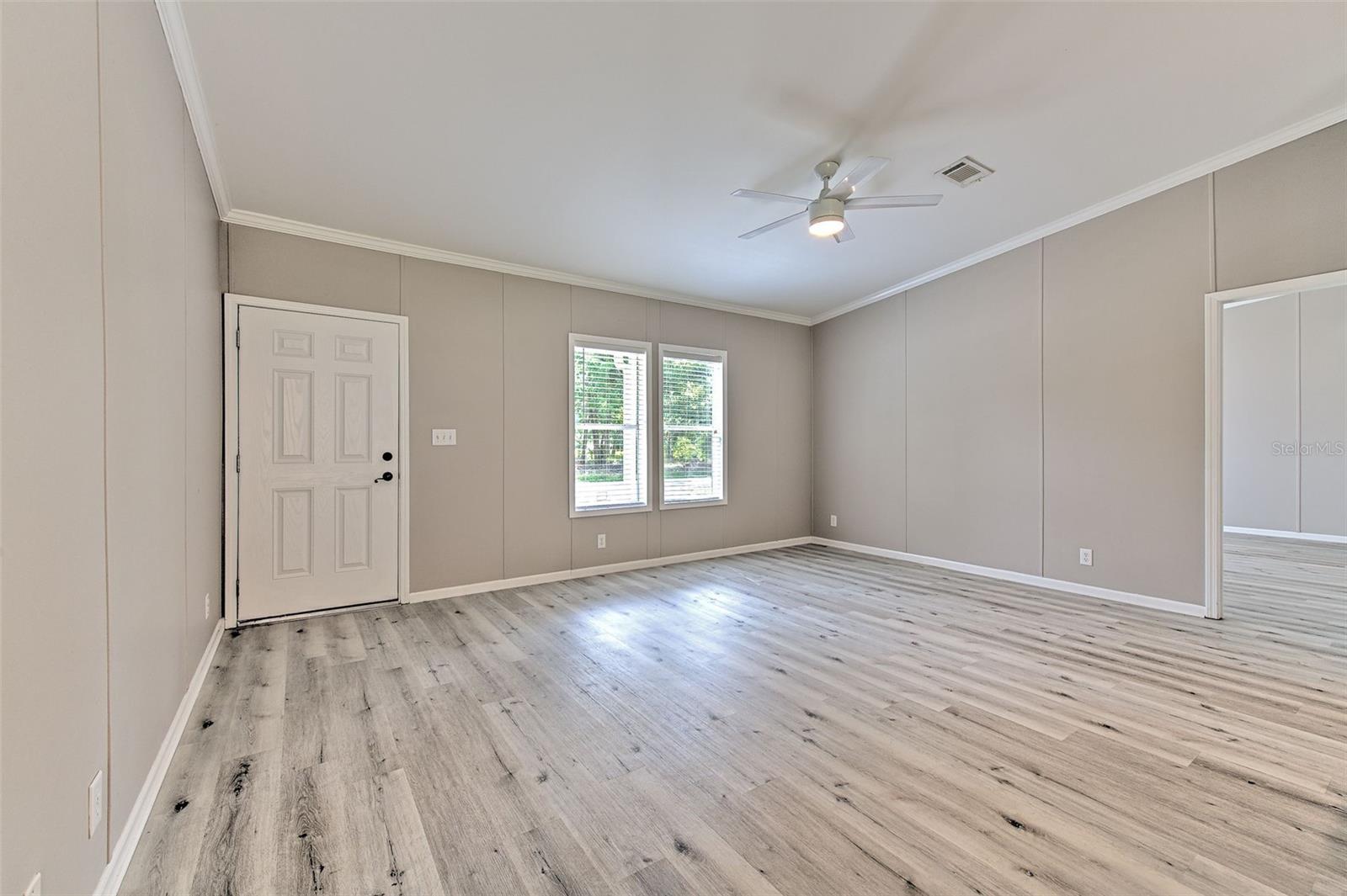 Image 6 of 42 For 6633 Applewood Drive
