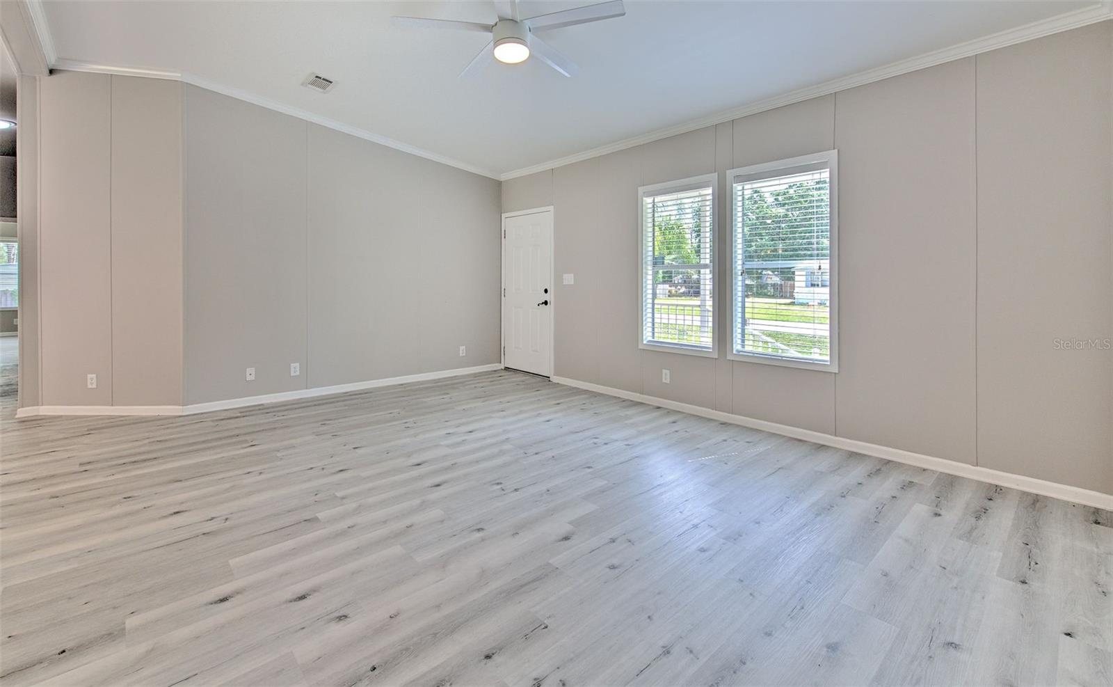 Image 7 of 42 For 6633 Applewood Drive