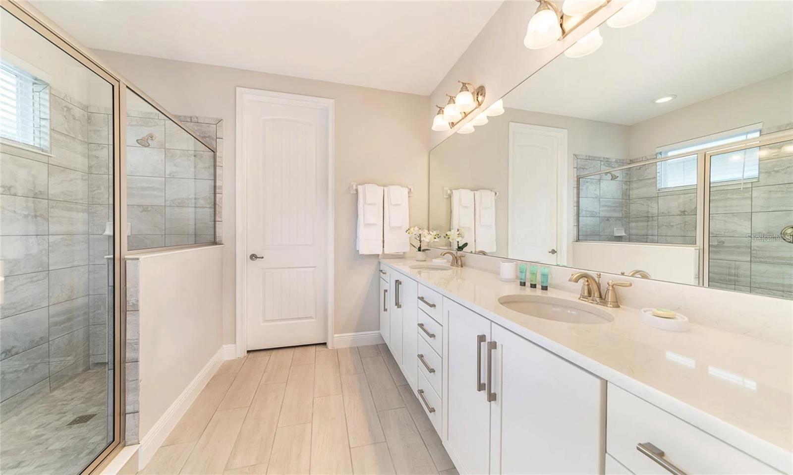 Image 11 of 26 For 7682 Fairfax Drive