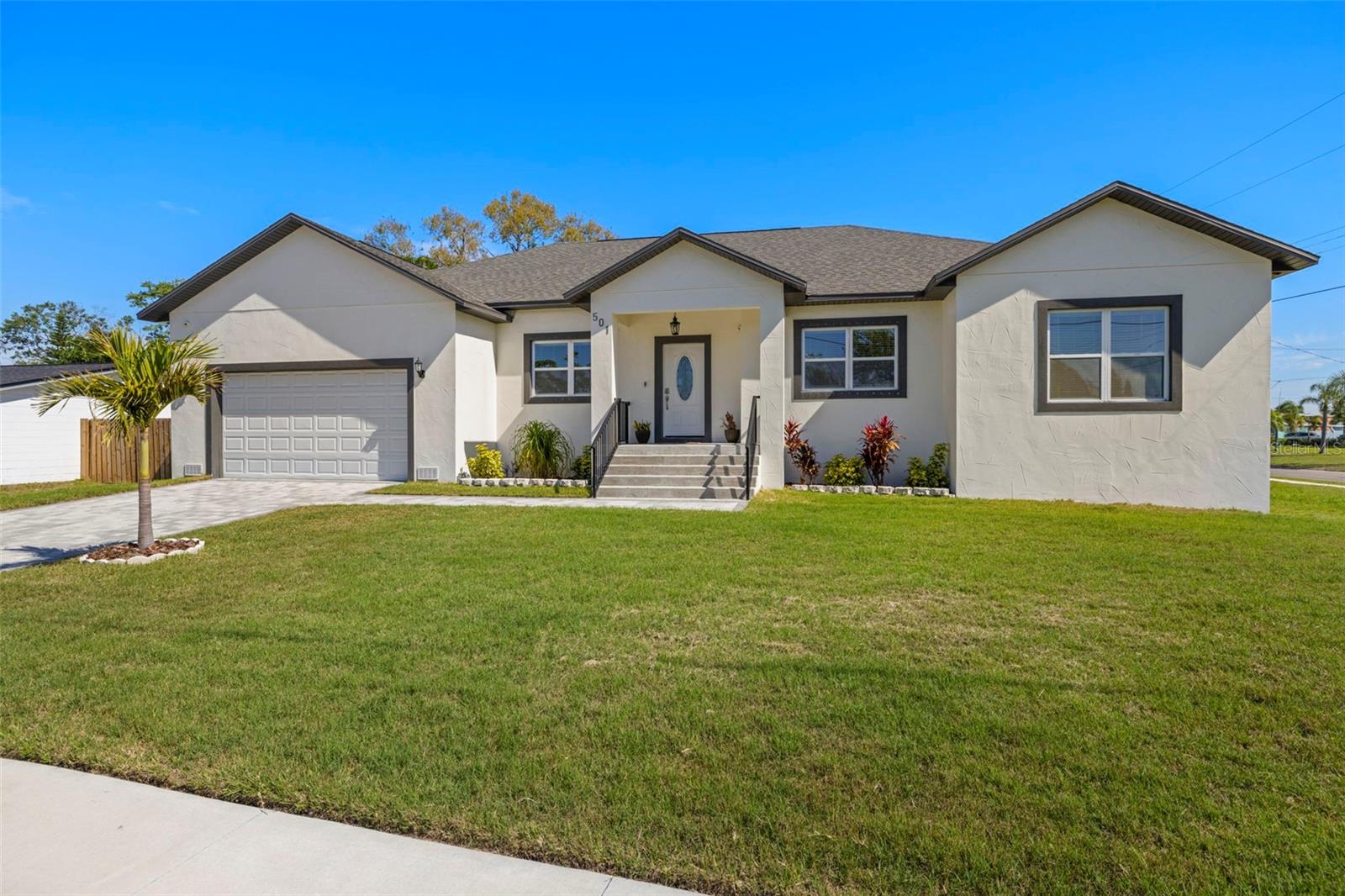 Listing photo id 0 for 501 Florida Circle N