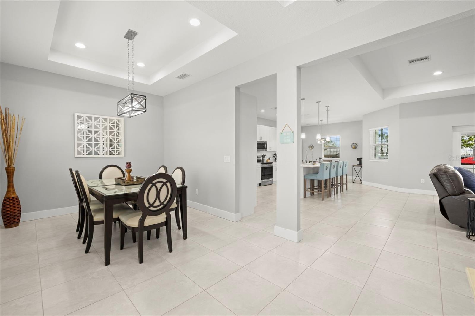Listing photo id 1 for 501 Florida Circle N