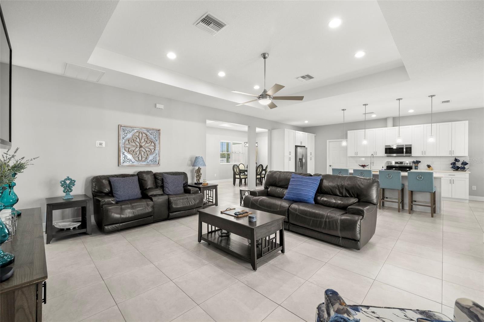 Listing photo id 3 for 501 Florida Circle N