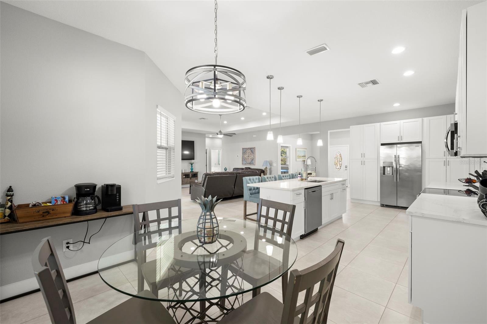 Listing photo id 4 for 501 Florida Circle N