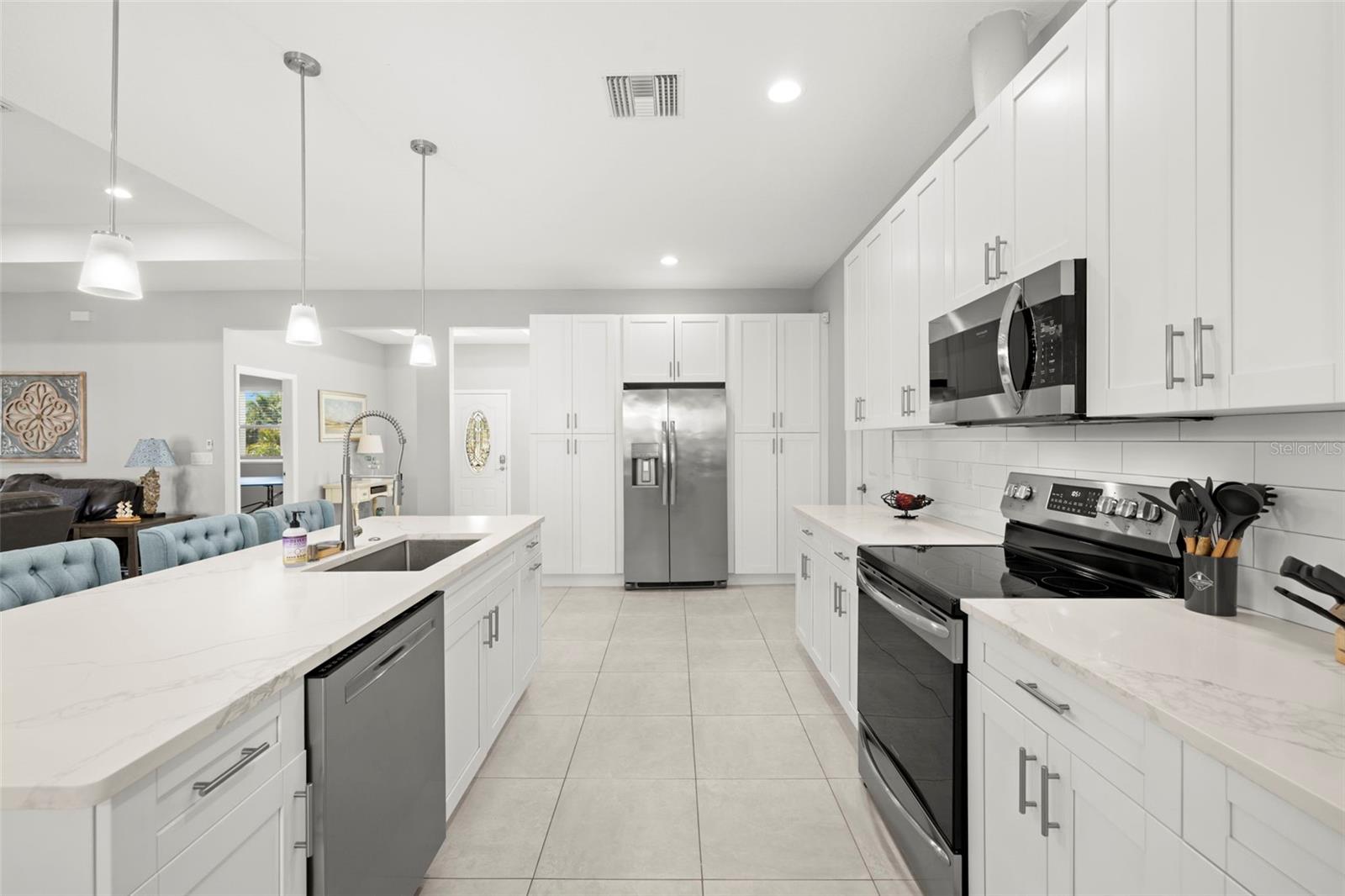 Listing photo id 5 for 501 Florida Circle N