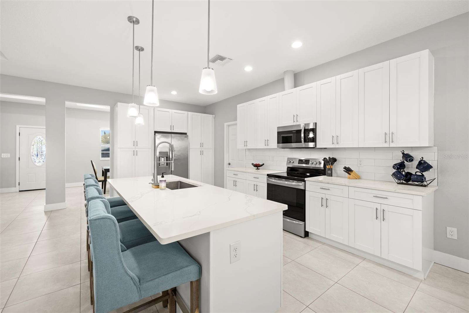Listing photo id 6 for 501 Florida Circle N