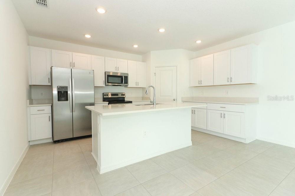 Image 6 of 26 For 13261 Tropical Breeze Way