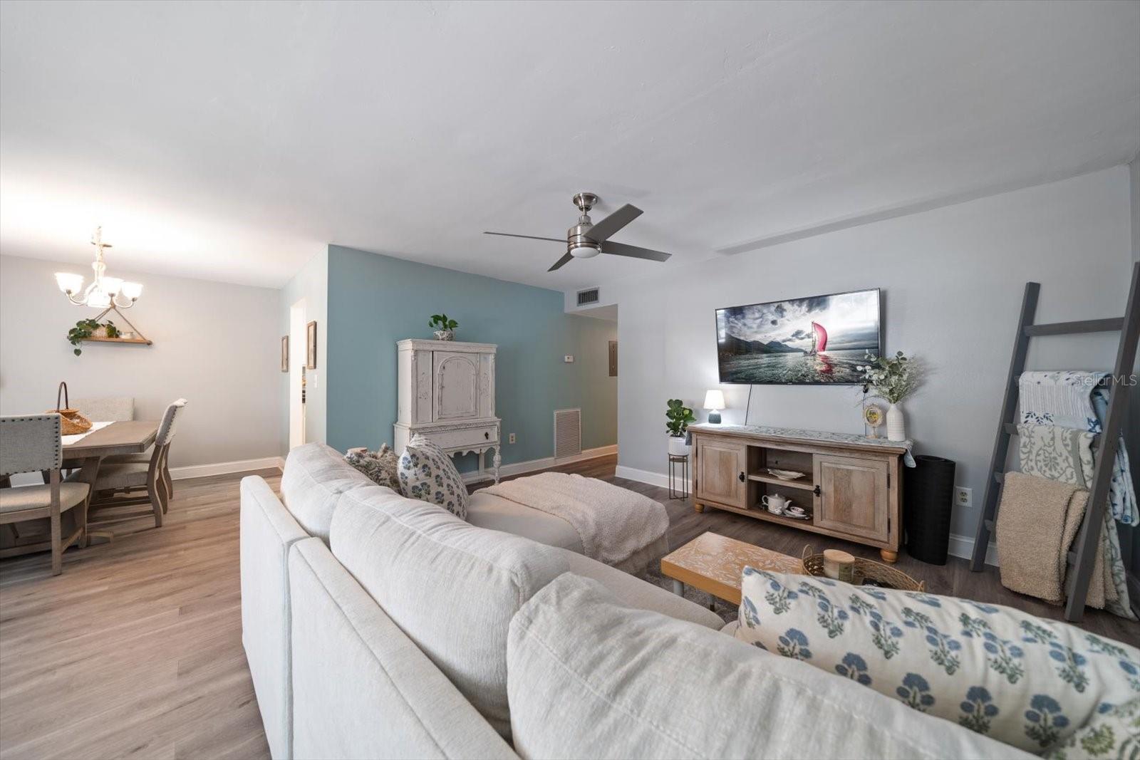 Image 3 of 23 For 1715 Belleair Forest Drive C