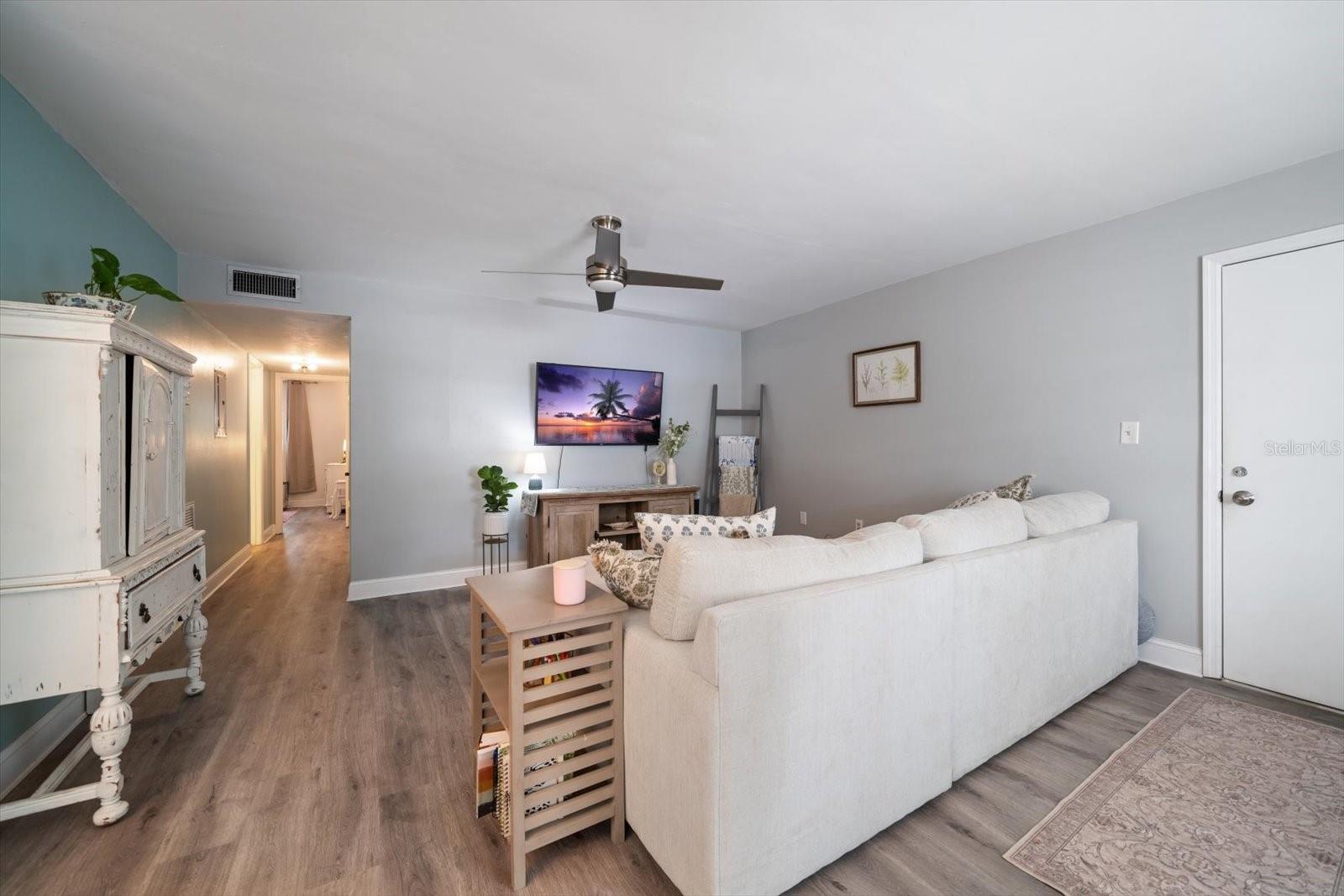 Image 5 of 23 For 1715 Belleair Forest Drive C