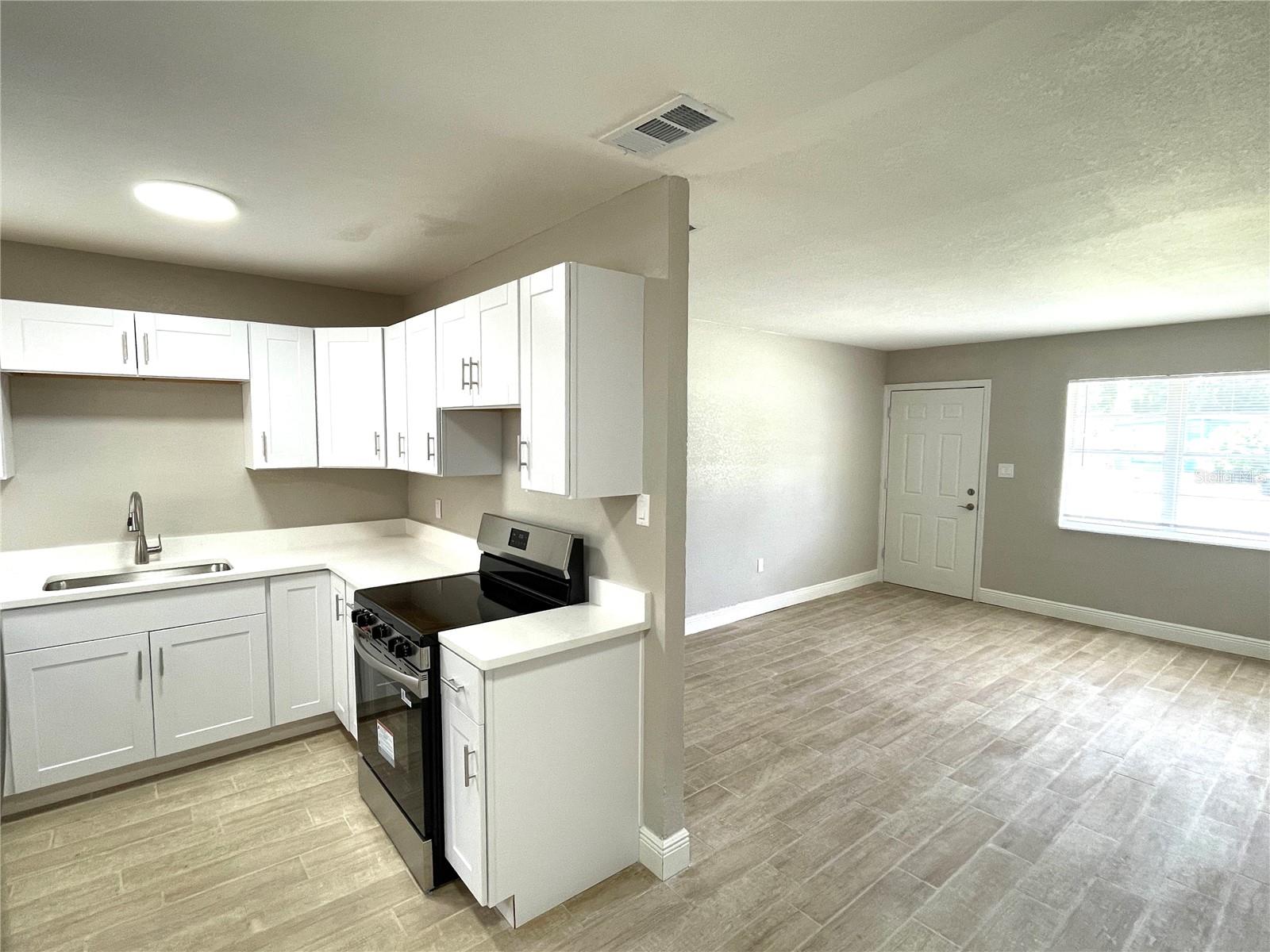 Image 5 of 24 For 8310 Croton Avenue