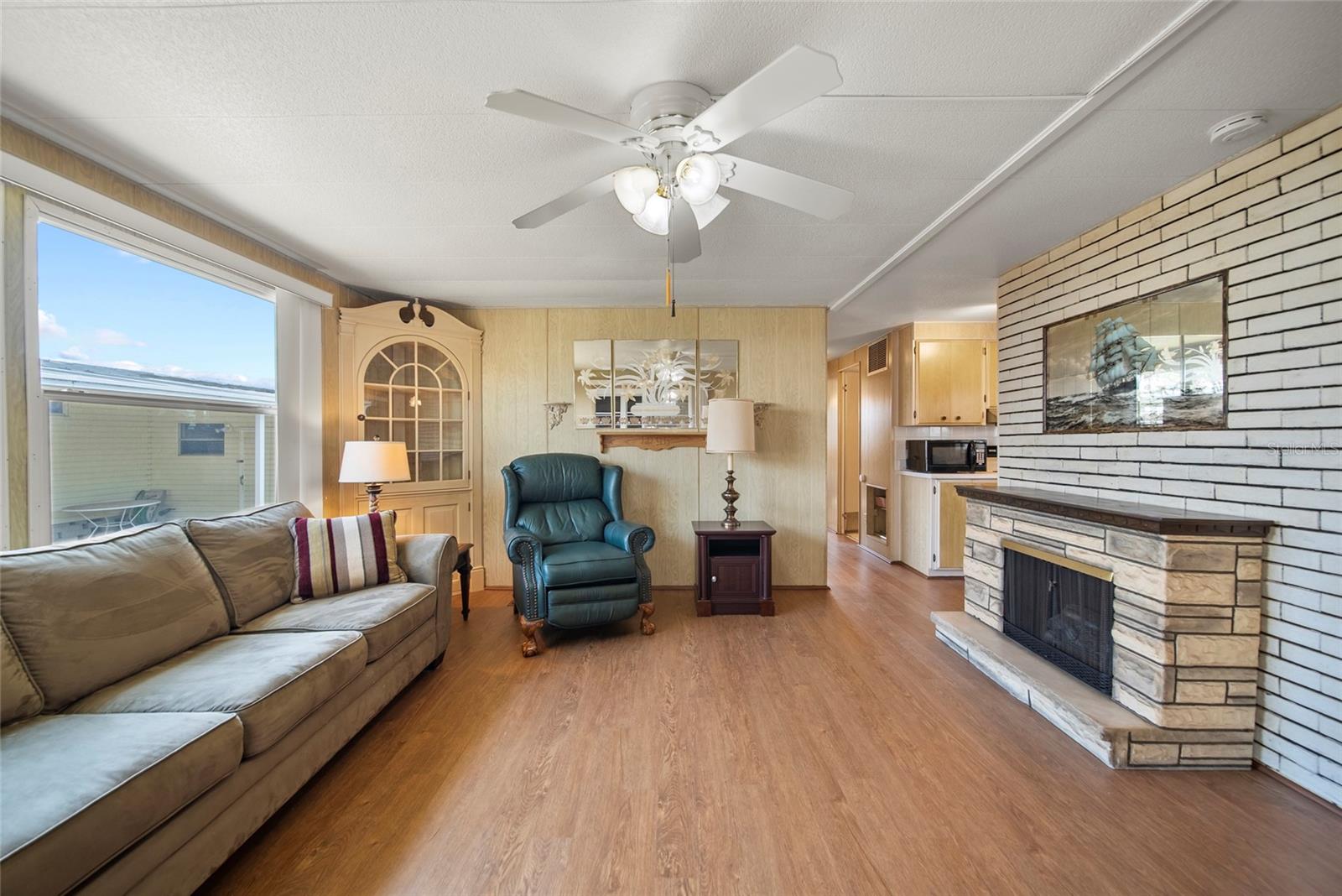 Image 11 of 37 For 10359 Lake Drive 238