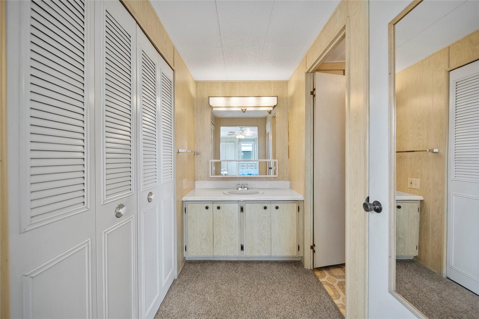 Image 20 of 37 For 10359 Lake Drive 238