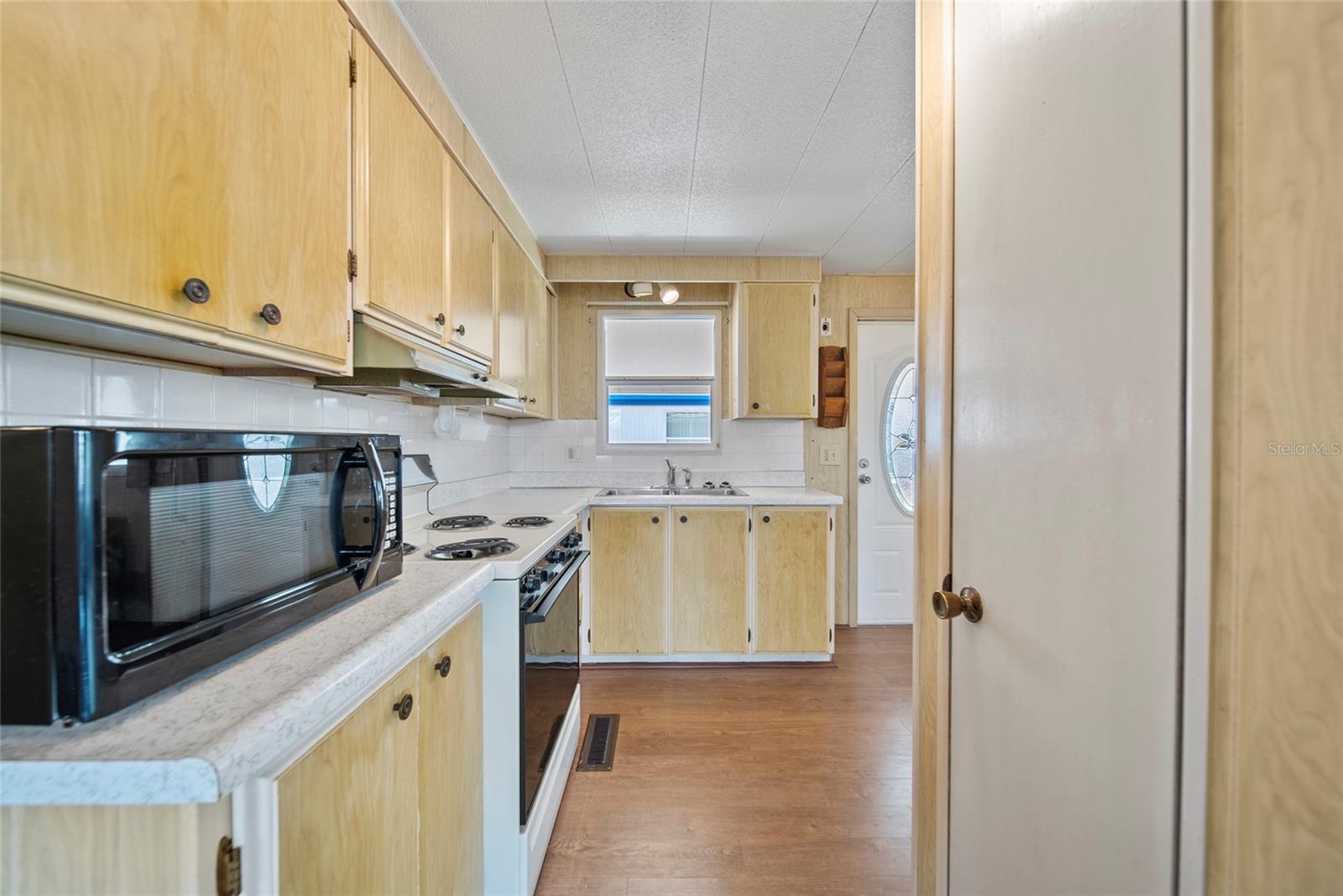 Image 9 of 37 For 10359 Lake Drive 238
