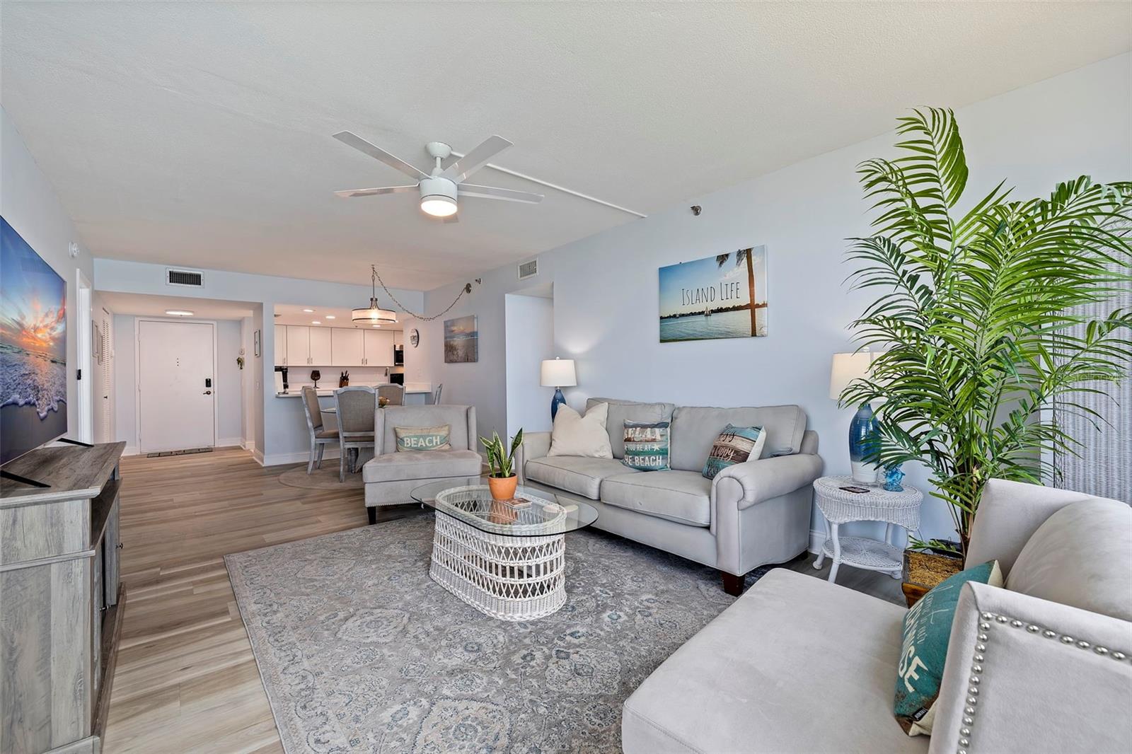 Image 12 of 48 For 6287 Bahia Del Mar Circle 801