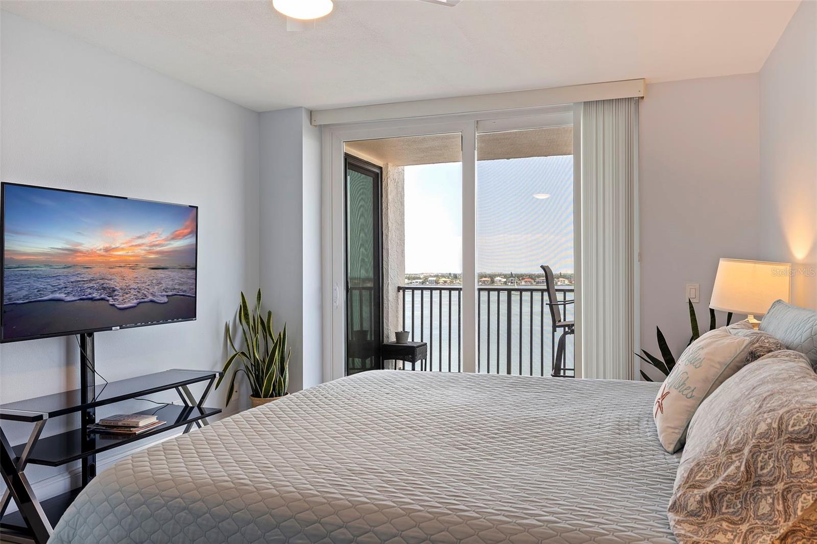 Image 14 of 48 For 6287 Bahia Del Mar Circle 801