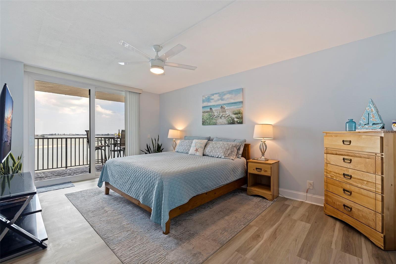 Image 16 of 48 For 6287 Bahia Del Mar Circle 801