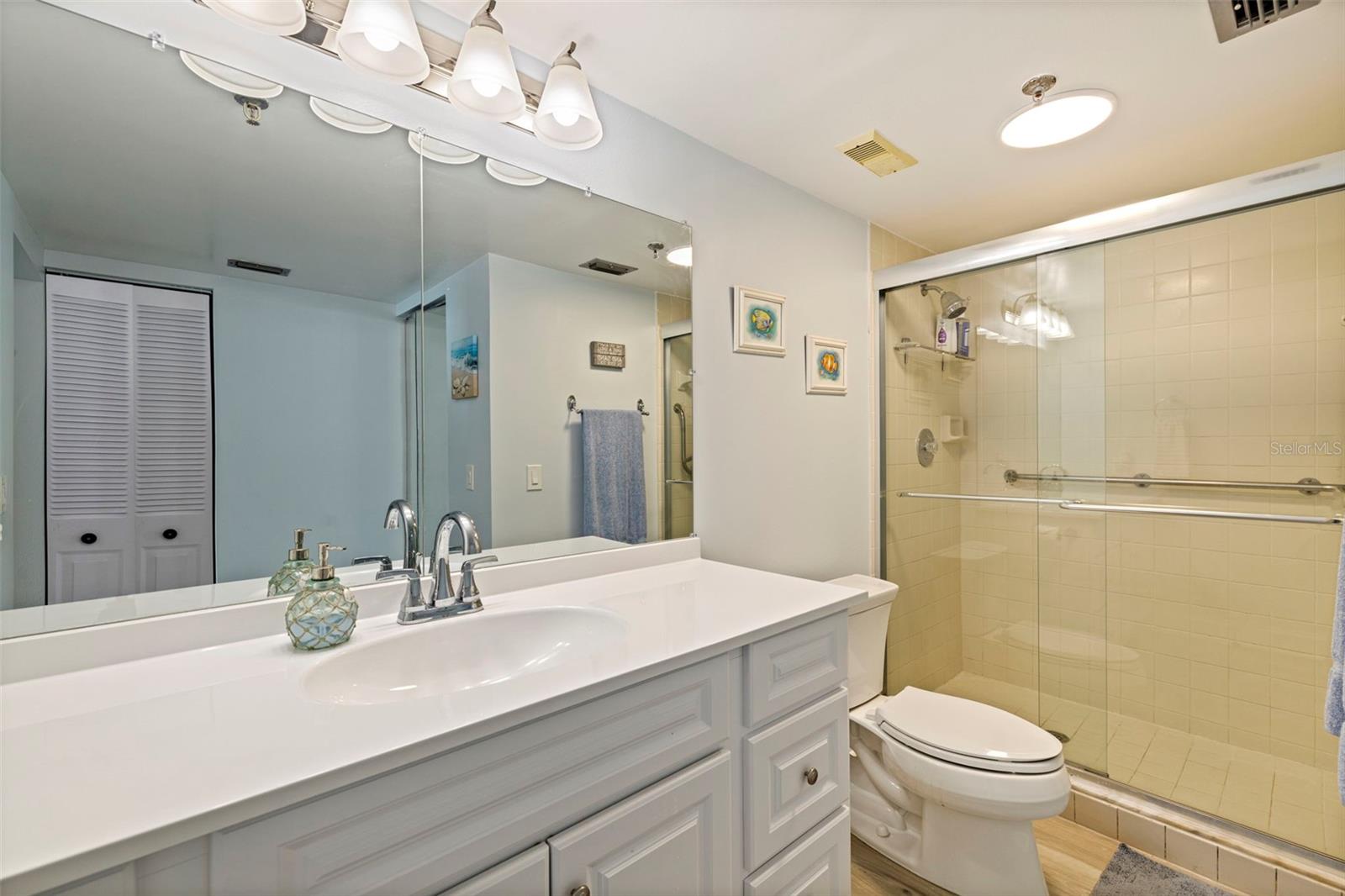 Image 18 of 48 For 6287 Bahia Del Mar Circle 801