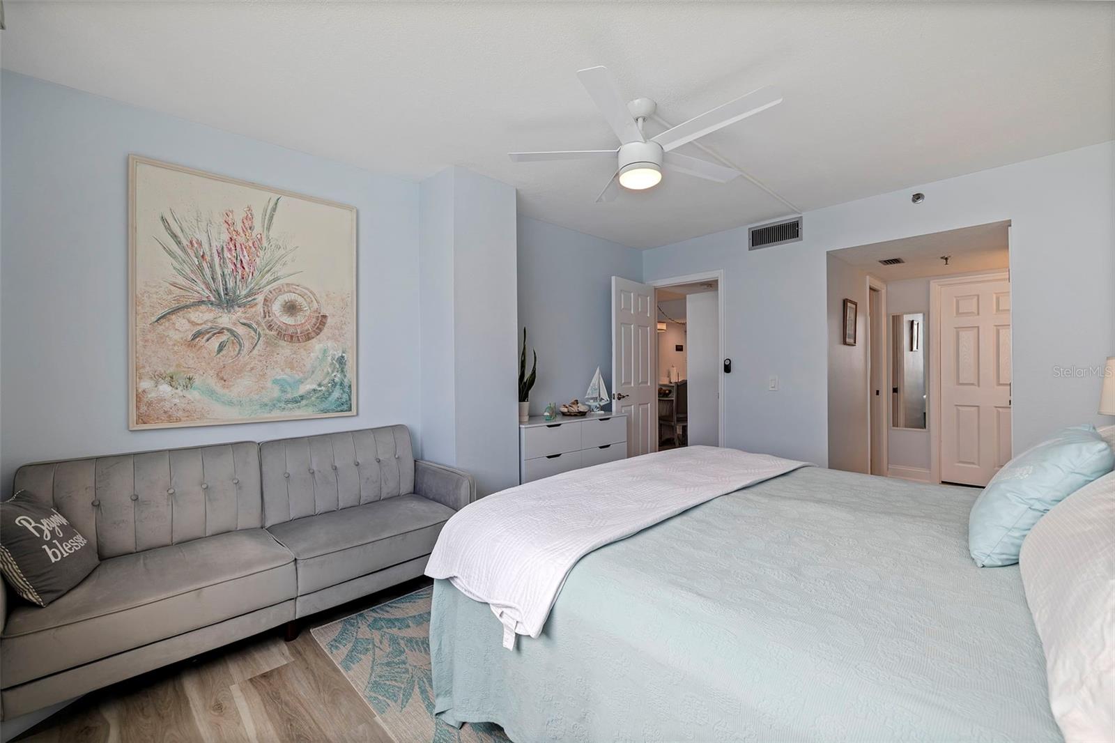 Image 19 of 48 For 6287 Bahia Del Mar Circle 801