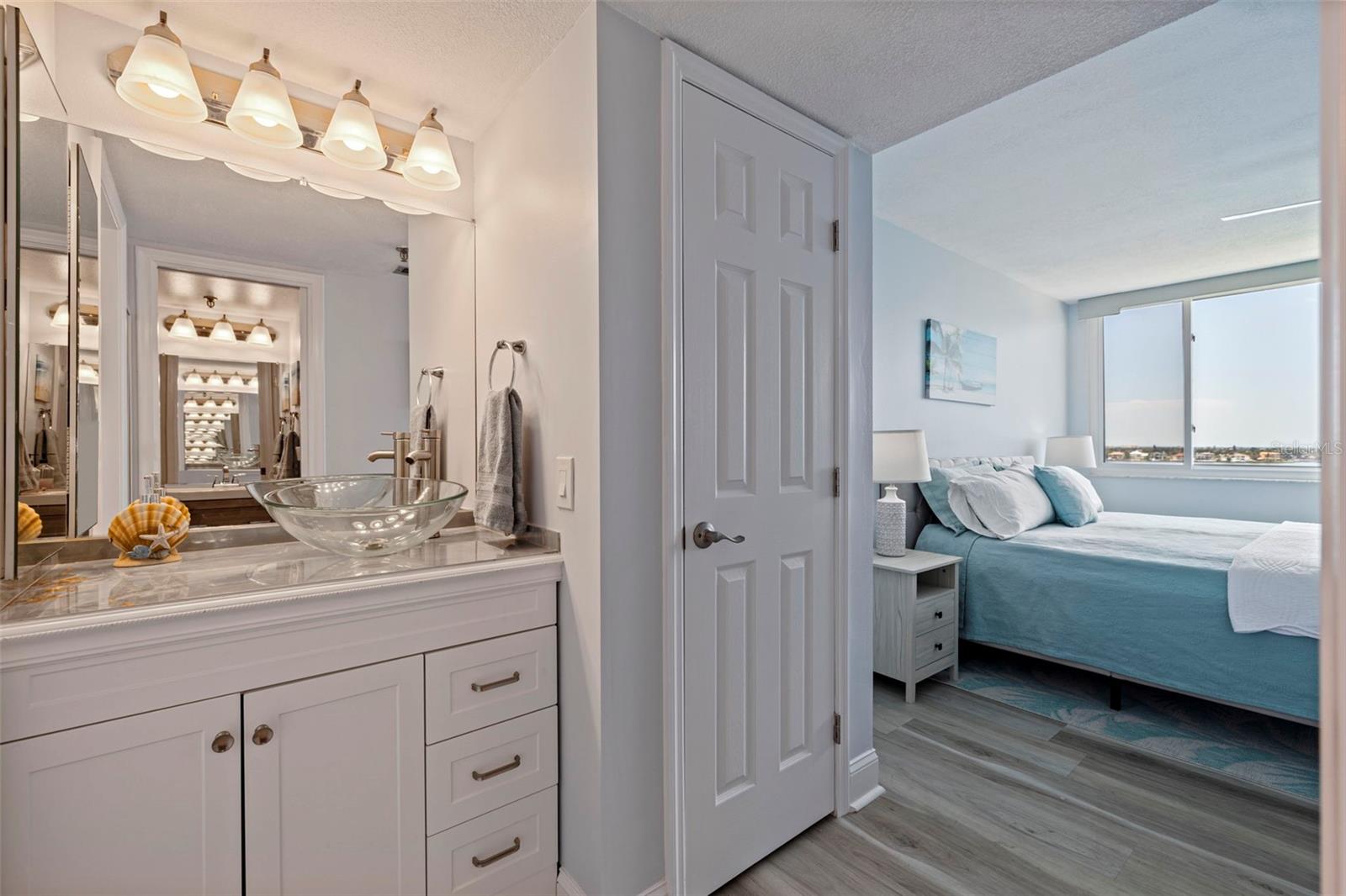 Image 21 of 48 For 6287 Bahia Del Mar Circle 801