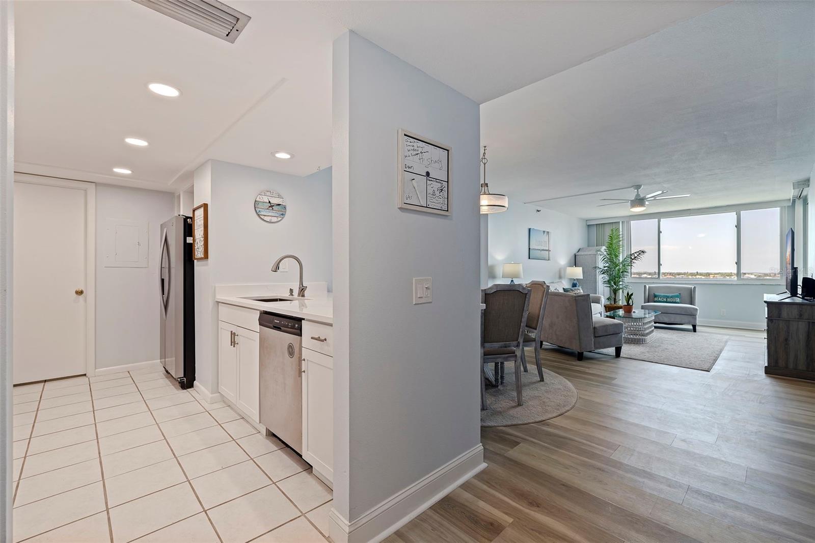 Image 3 of 48 For 6287 Bahia Del Mar Circle 801