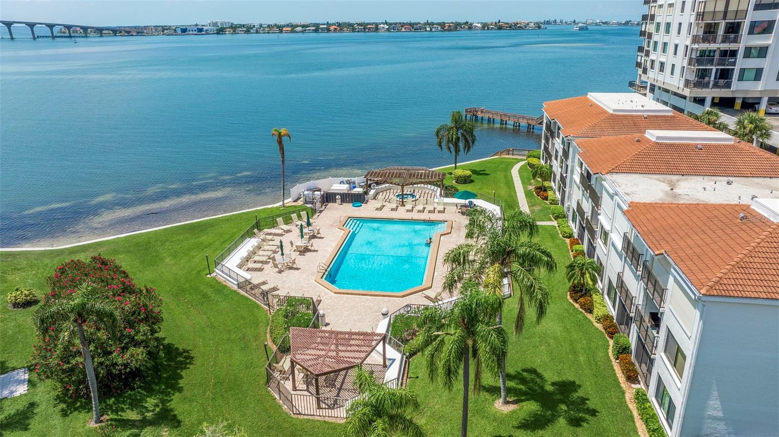 Image 32 of 48 For 6287 Bahia Del Mar Circle 801
